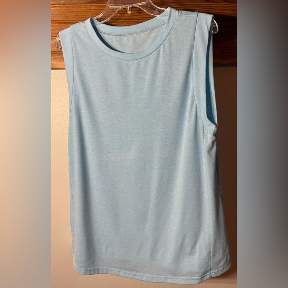 ⭐️Women's Sleeveless Tank Top - Loose Fit - Casual Crew Neck, Lg. Sky Blue